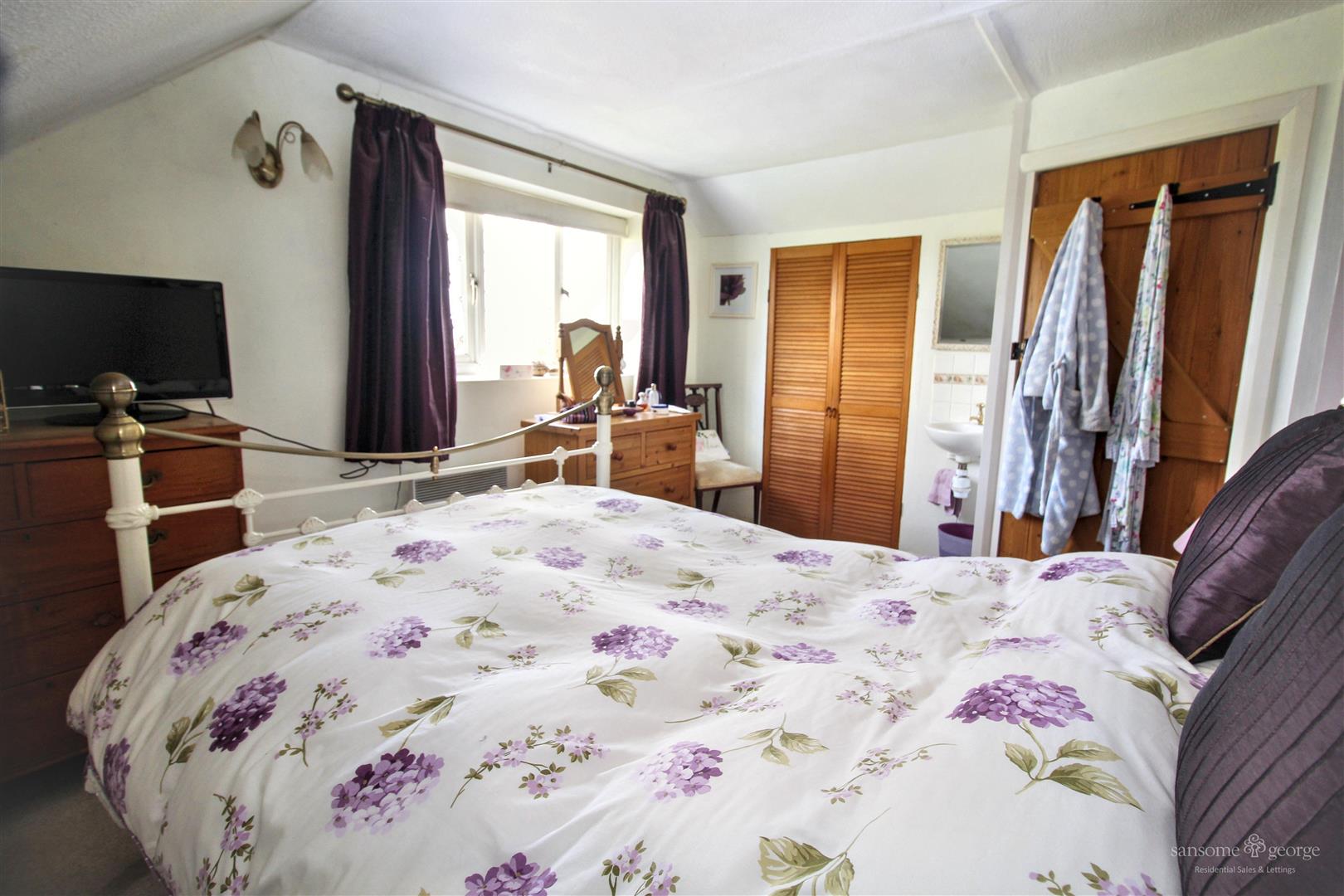 Crookham Common Road, Brimpton, Reading